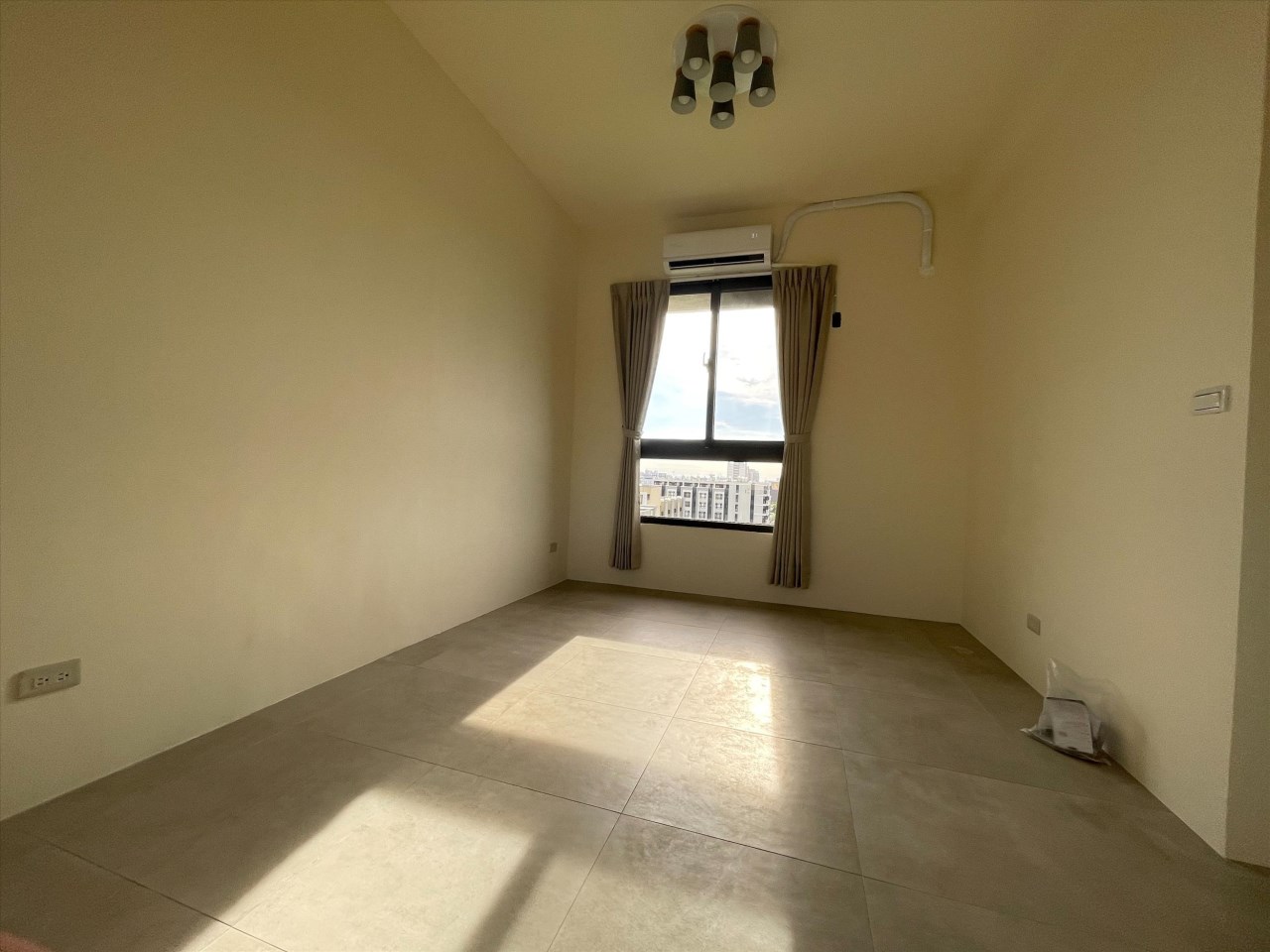 竹南臨台積電｜優質電梯透天出租，生活機能佳、立即可入住