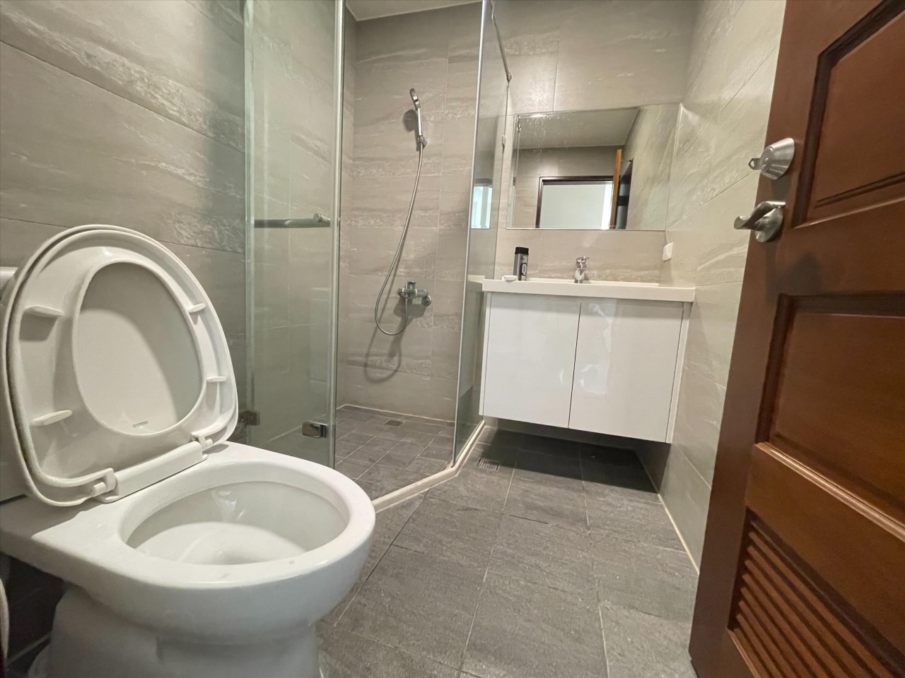 竹南臨台積電｜優質電梯透天出租，生活機能佳、立即可入住